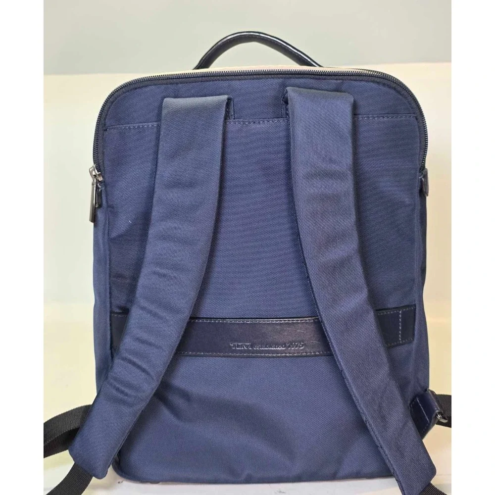 Tumi this item